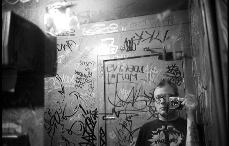 http://www.ickibod.com/files/gimgs/th-76_24_shitholebathroom_1917_10.jpg